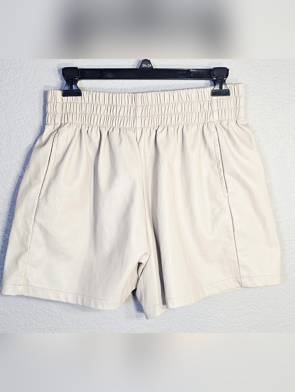 Illa Illa Faux Leather Shorts Ivory Cream Size Large Smocked Waist Pockets